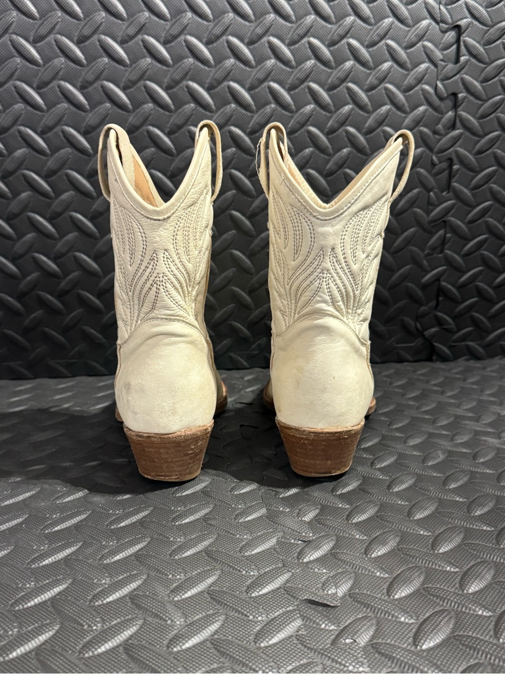 Steve Madden Women’s White Leather Western Cowboy Boots Size 38 Embroidered - Picture 7 of 12